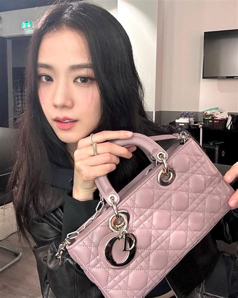 lady dior bag jisoo